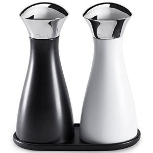 Medium Tray and Signature Salt and Pepper Mill Set 