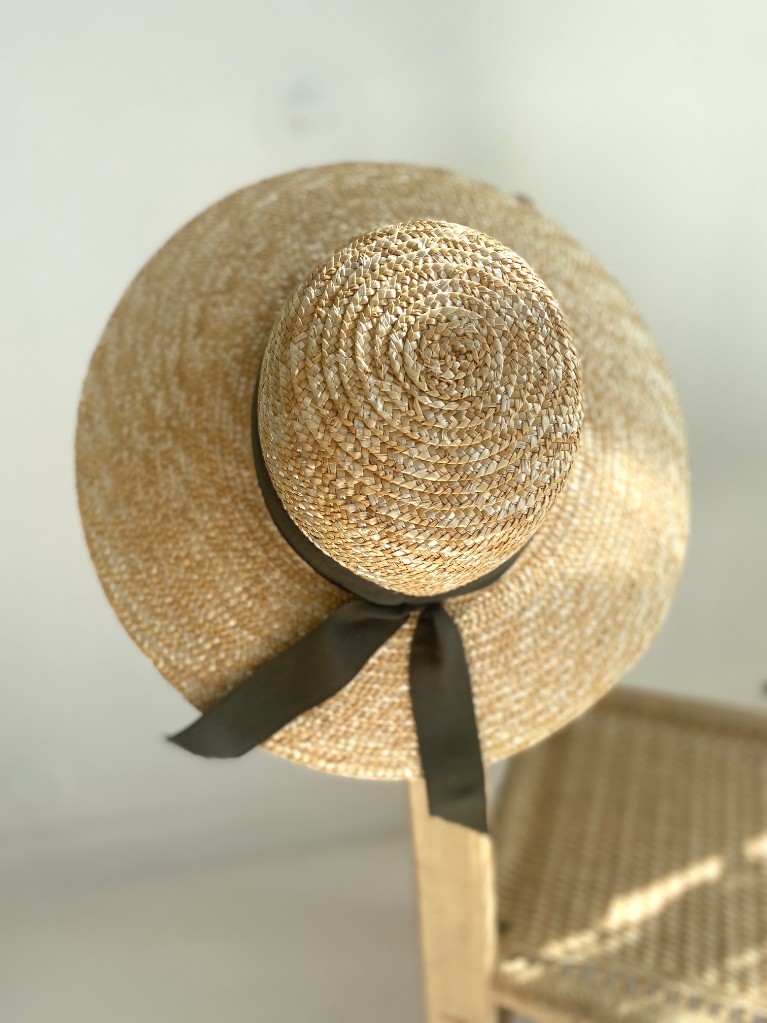Pompon Bazar Straw Hat with Khaki Green Ribbon "Maryse"