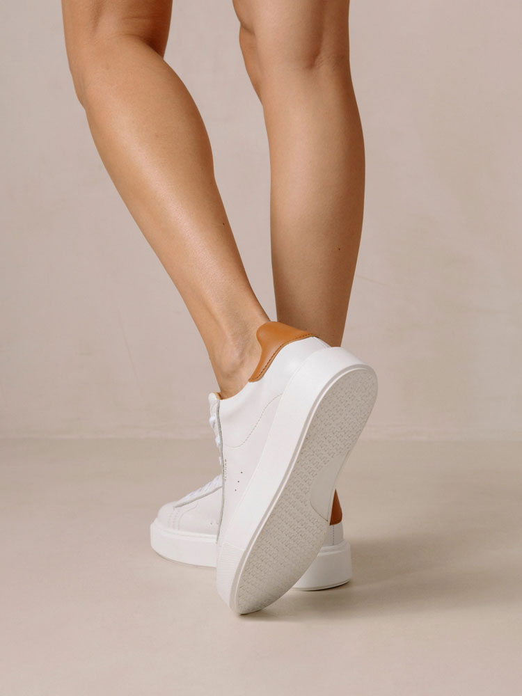 Alohas TB65 Trainers Bright White and Tan